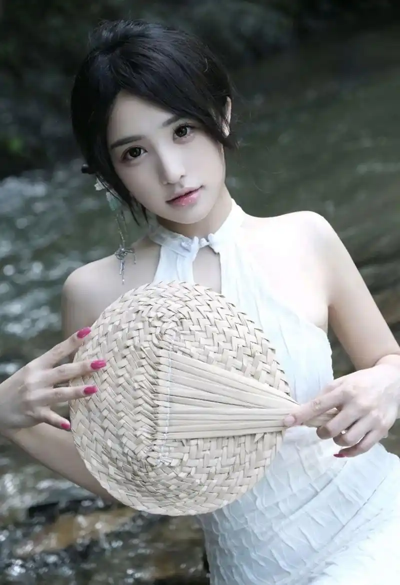 海雾里的信号塔
